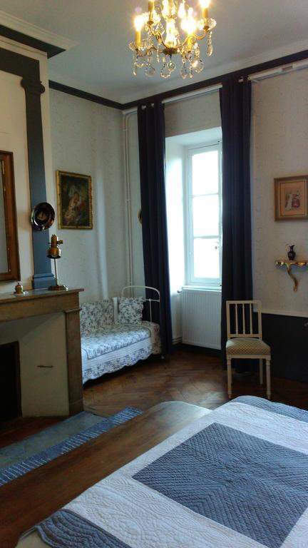 Chateau De Bourrassol Bed & Breakfast Menetrol Eksteriør bilde