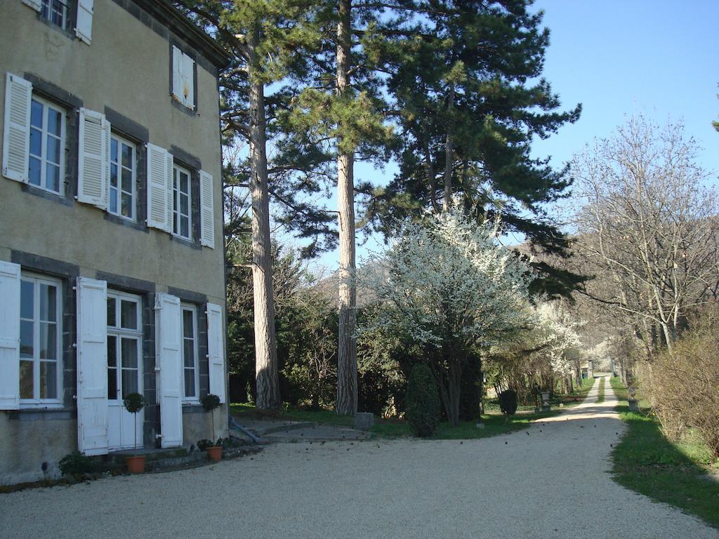 Chateau De Bourrassol Bed & Breakfast Menetrol Eksteriør bilde