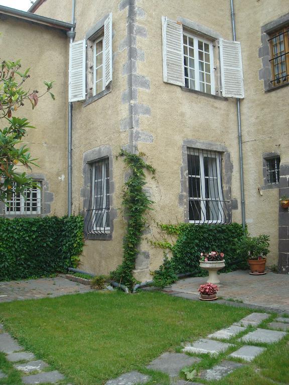 Chateau De Bourrassol Bed & Breakfast Menetrol Eksteriør bilde