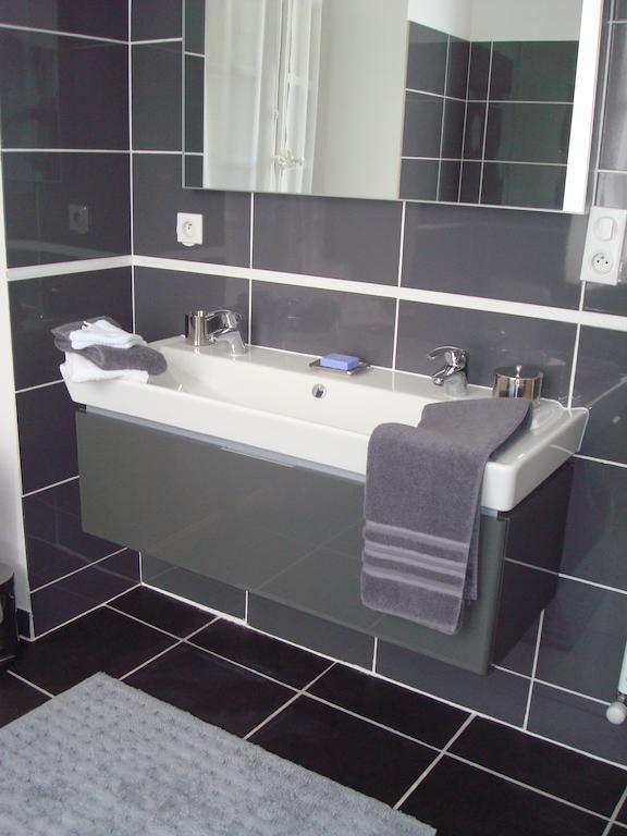 Chateau De Bourrassol Bed & Breakfast Menetrol Rom bilde