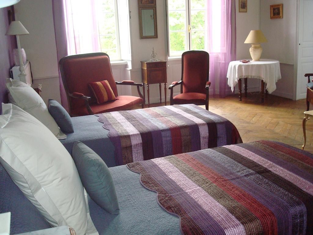 Chateau De Bourrassol Bed & Breakfast Menetrol Rom bilde