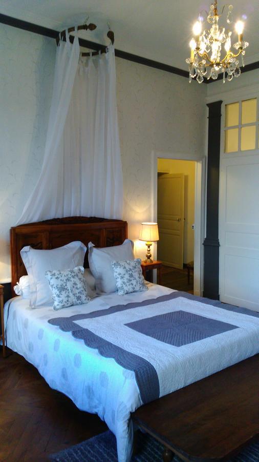 Chateau De Bourrassol Bed & Breakfast Menetrol Eksteriør bilde